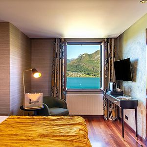 Deluxe Room Lake side Double or Twin beds